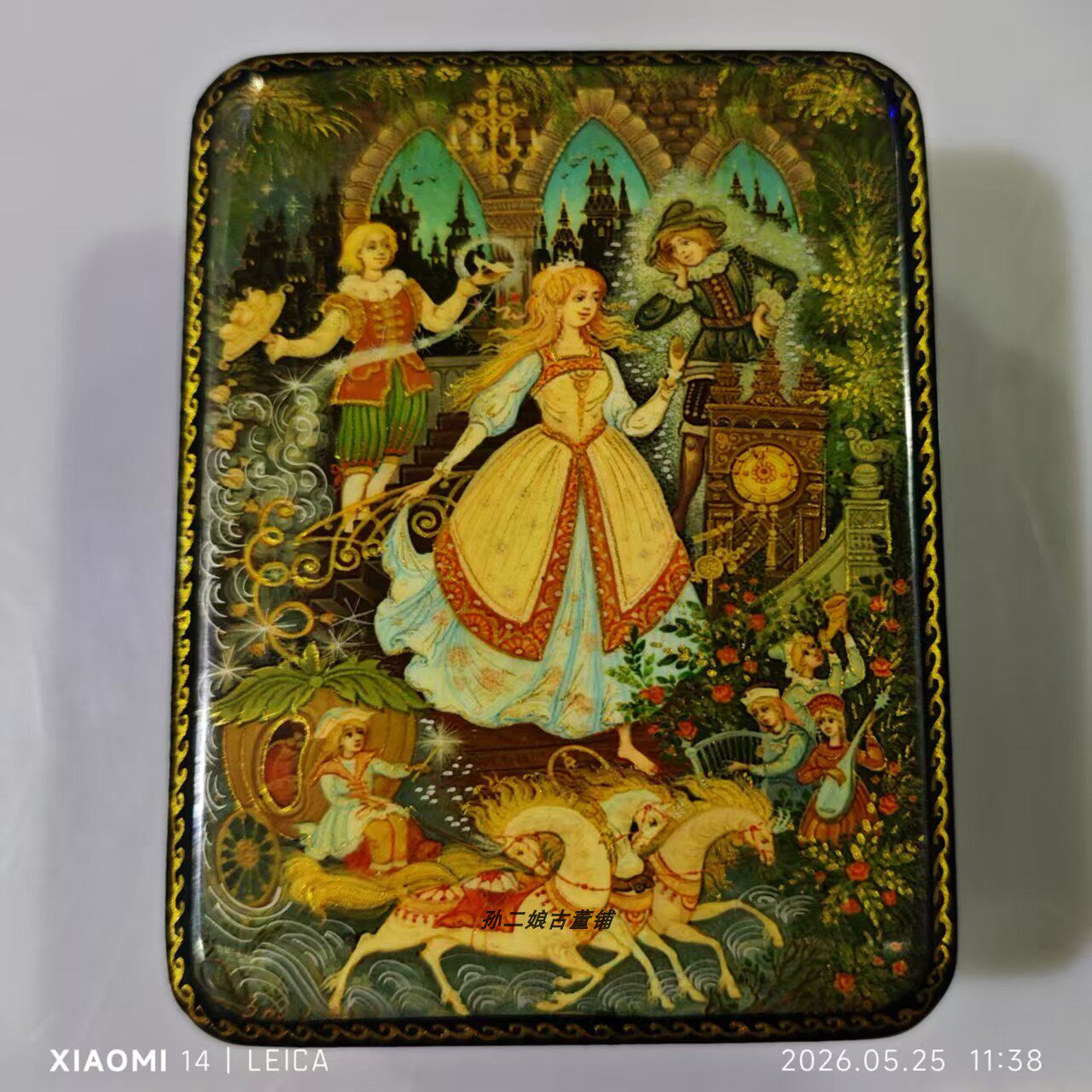 俄罗斯产艺术家手绘细密画西洋人物木制漆盒首饰盒装饰盒画师签名