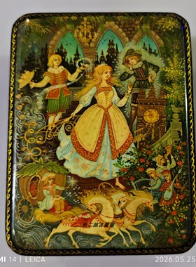 俄罗斯产艺术家手绘细密画西洋人物木制漆盒首饰盒装饰盒画师签名