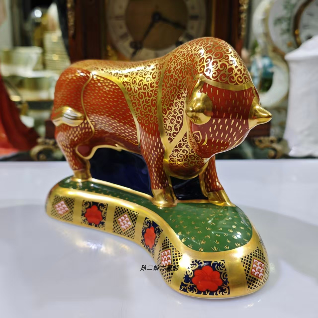 英国原产Royal Crown Derby镏金骨瓷全手绘公牛动物镇纸摆件限量