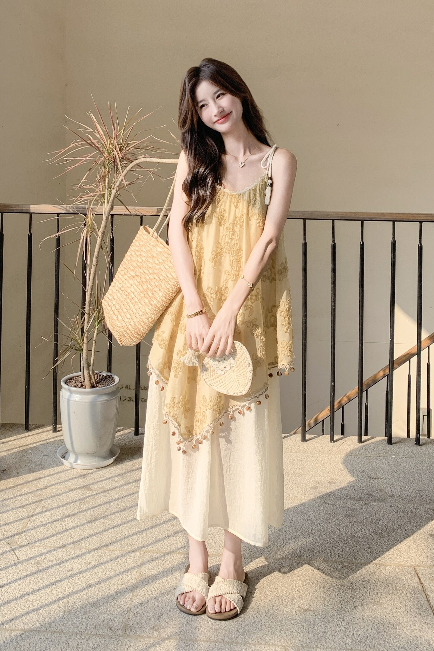 法式度假风刺绣流苏不规则拼接吊带裙女2025夏季新款假两件连衣裙,女装连衣裙,2C119