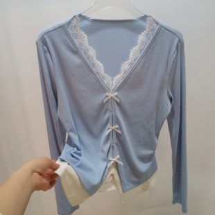 新款韩系蕾丝花边v领T恤女下摆开叉蝴蝶结捏褶修身显瘦短款上衣潮