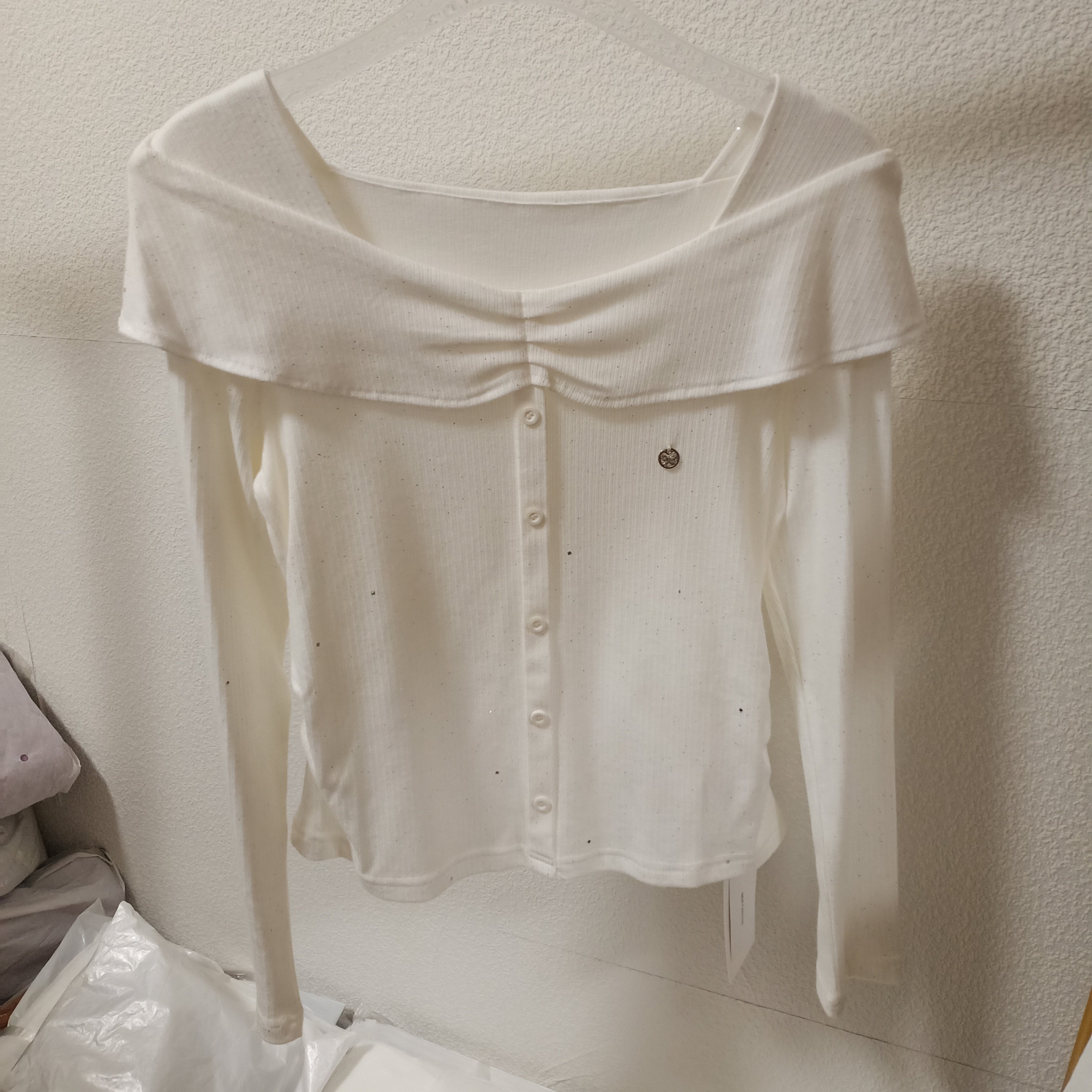 2026春秋新款时尚洋气捏褶收腰荷叶边领长袖针织衫细闪小亮片上衣