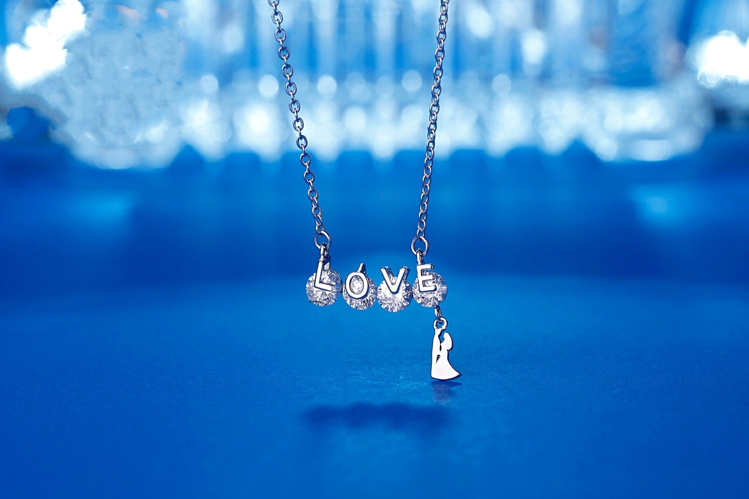 925纯银love项链领花吊坠通体镶钻创意军恋女友特色求婚生日礼物