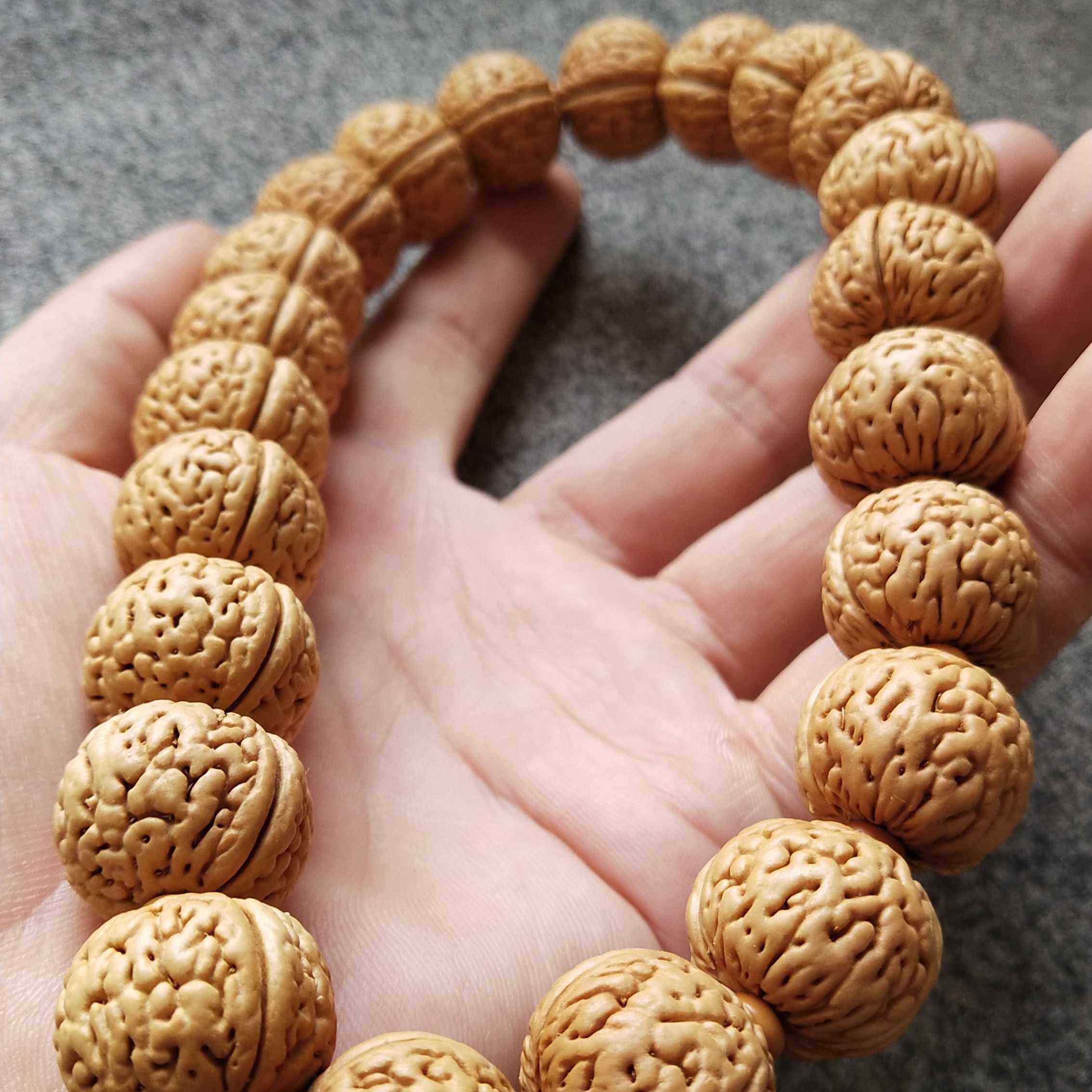 精品桃核手持 桃核手串脑纹苹果圆矮桩山桃核水晶皮质黄皮20左右