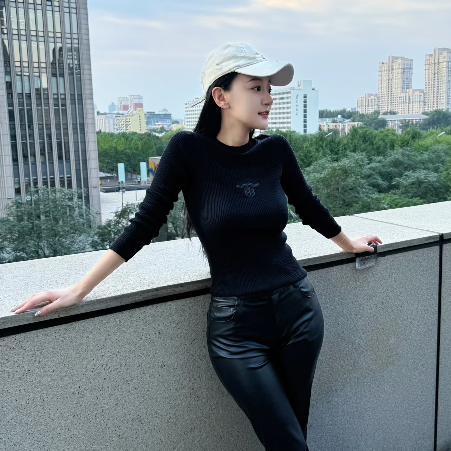 打底衫女毛衣字母提花针织衫长袖