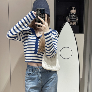 千金风miu里miu气穿搭打底衫女春秋外穿条纹海军领短款毛衣针织衫