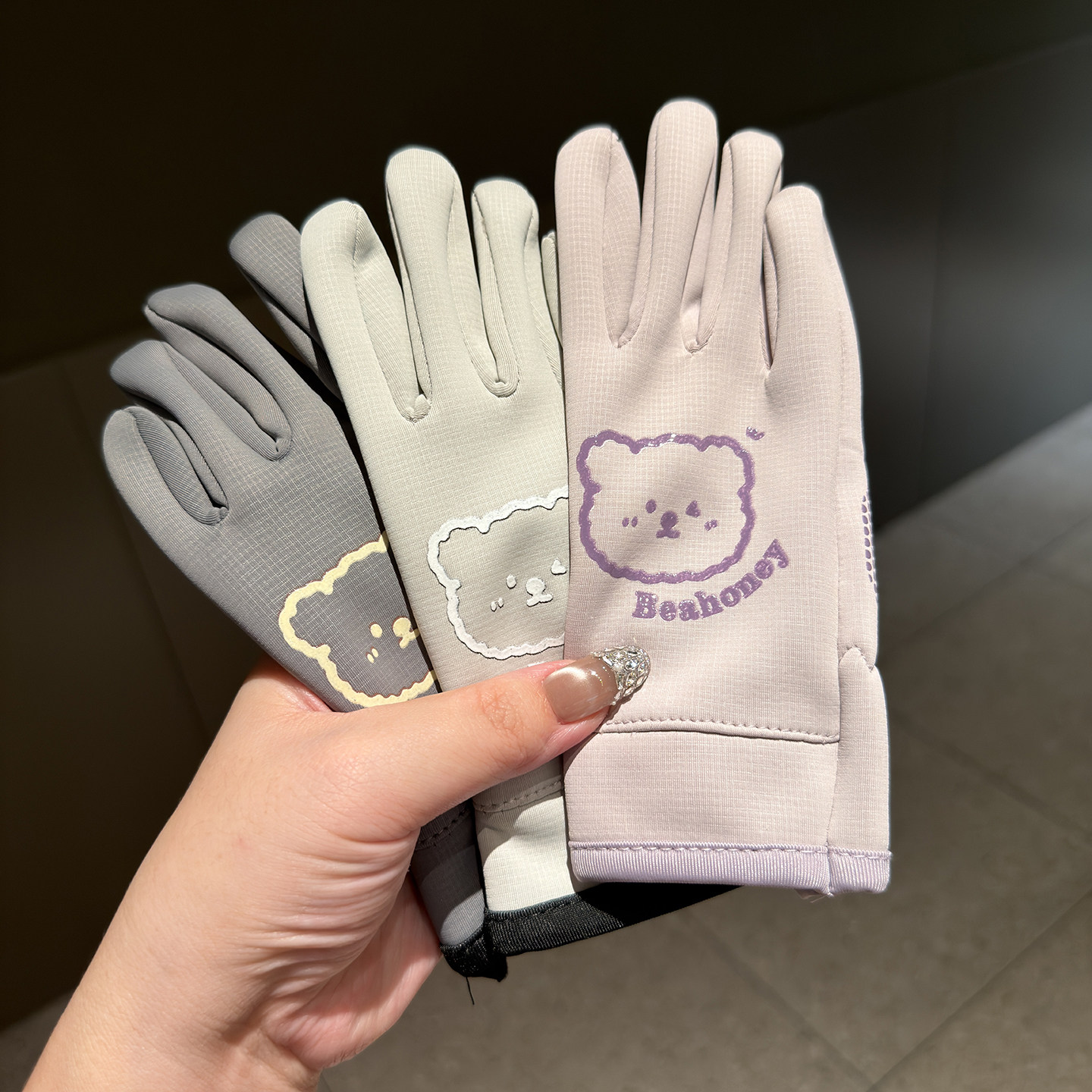 可爱小熊卡通儿童手套保暖防滑分指薄款日常百搭防泼水男女孩手套