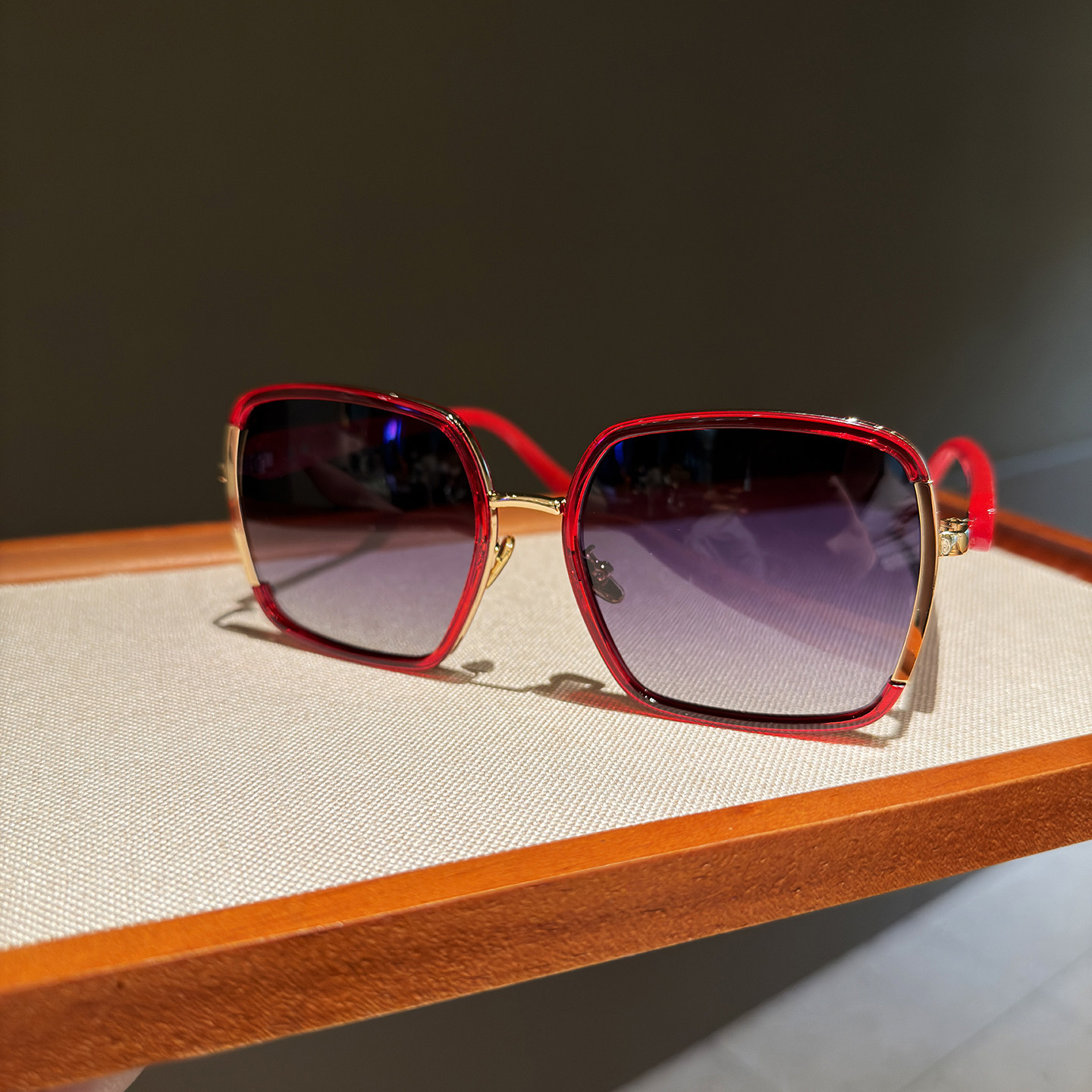 LAOPING 时尚女士偏光款太阳眼镜红色方框防紫外线高级感气质墨镜