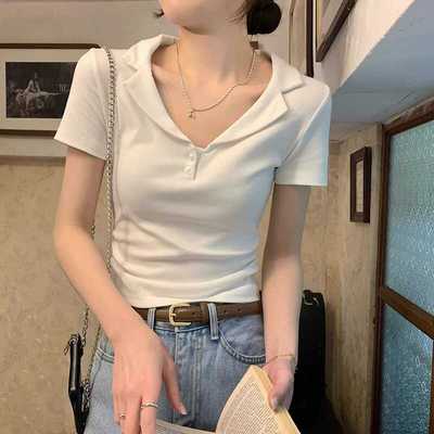 内搭白色夏季设计感翻领别致正肩