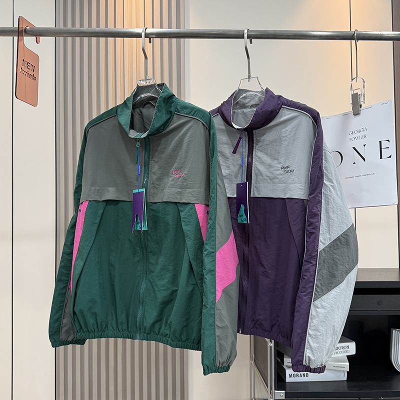 户外山系！男女情侣款轻量化防泼水撞色立领冲锋衣美式夹克外套秋