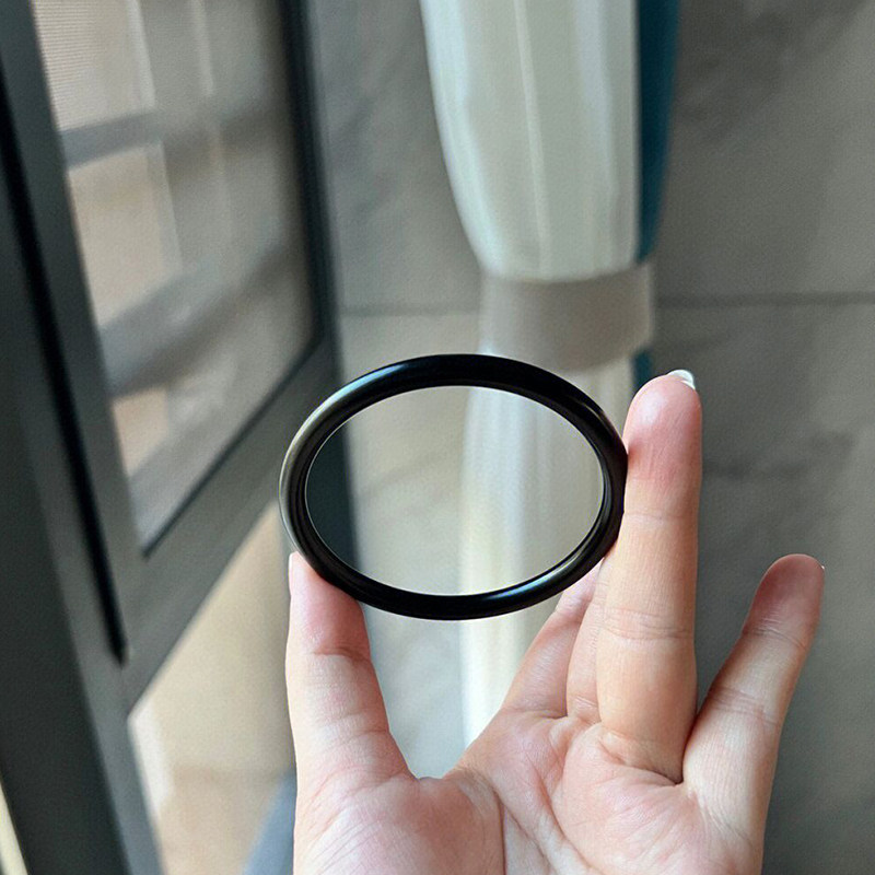精选和田玉老矿料墨玉细圆条叮当手镯墨翠黑羊脂玉镯子美人条送礼