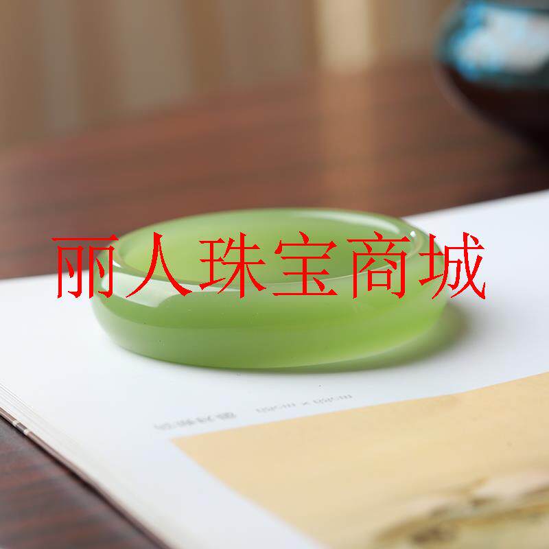 高冰晴水绿和田玉手镯湖水绿显白款青白玉平安镯温婉大气国风女款
