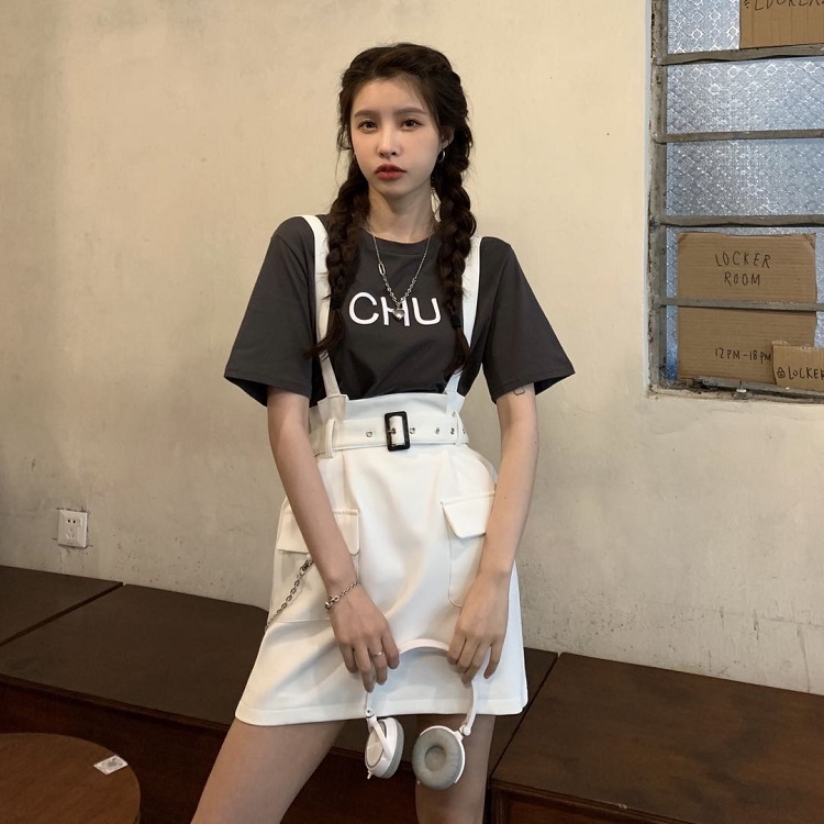 Real auction real price Korean version of western style age reducing leisure chain wind tooling and two piece strap skirt