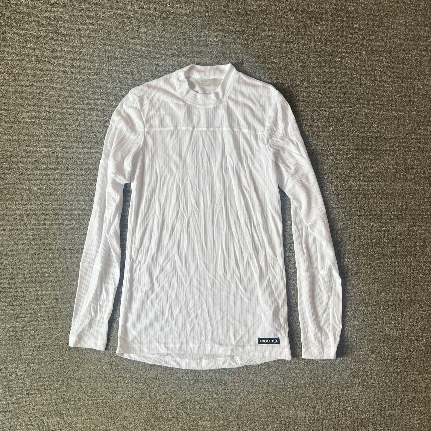 瑞典秋冬季男款圆领款运动滑雪骑车跑步功能性内衣长袖打底衫上衣