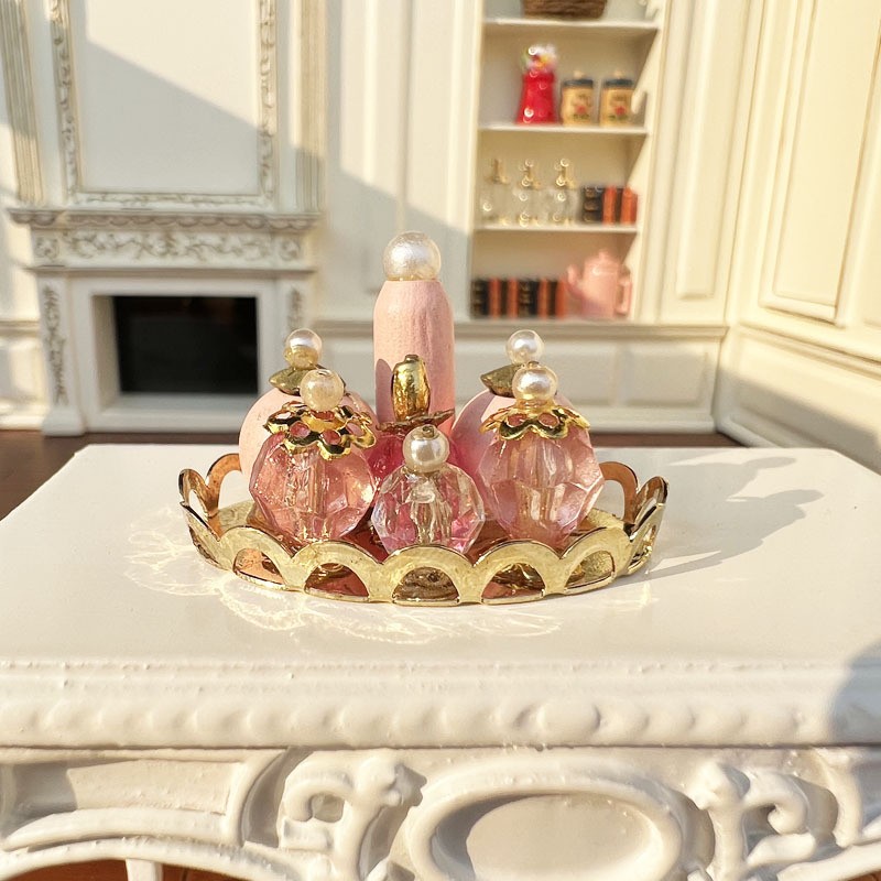 1:12娃娃屋DOLLHOUSE迷你模型卧室卫浴OB11 金色托盘粉色香水套装