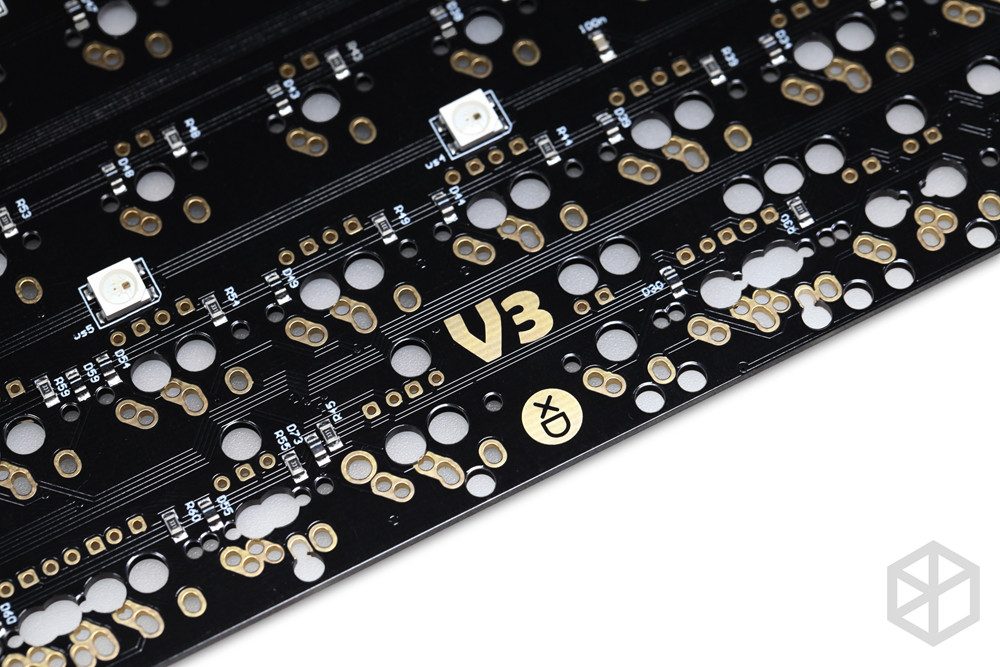 XD64 XD60 3.0 기계식 60% 키보드 맞춤형 PCB는 RGB 하단 조명 ALPS MX 축 유형 C를 지원합니다