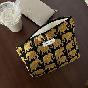 elephant man 24年新款 复古金色小象浮雕提花化妆包收纳包
