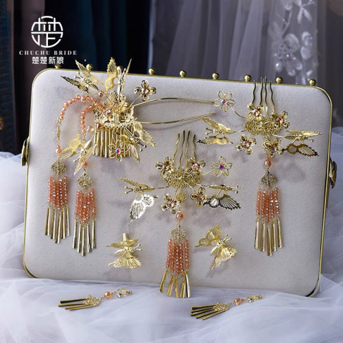 金色流苏发簪灵动蝴蝶发饰