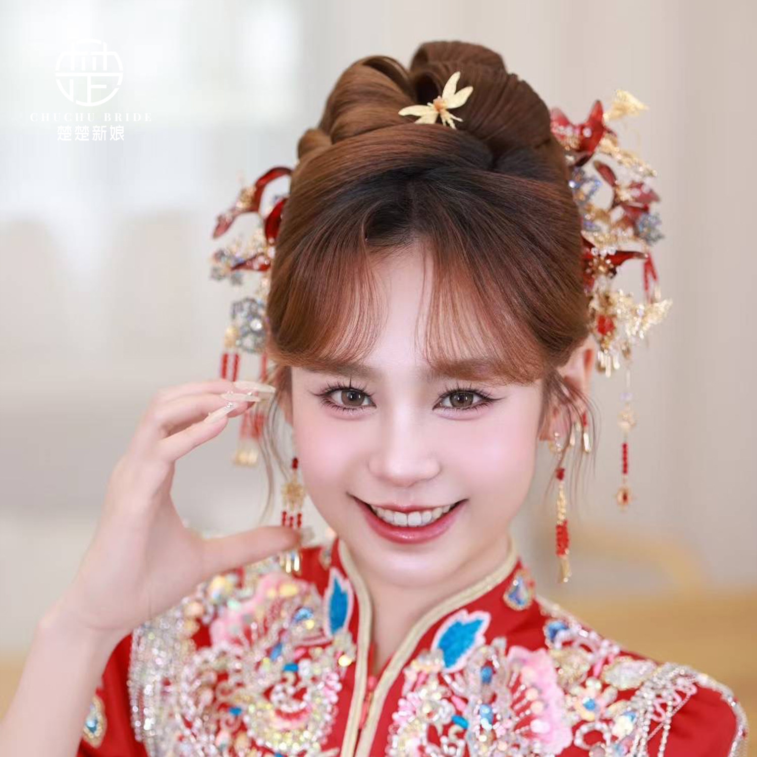 楚楚新娘饰品原创手作款新中式秀禾头饰红金色流苏簪子古风婚礼款