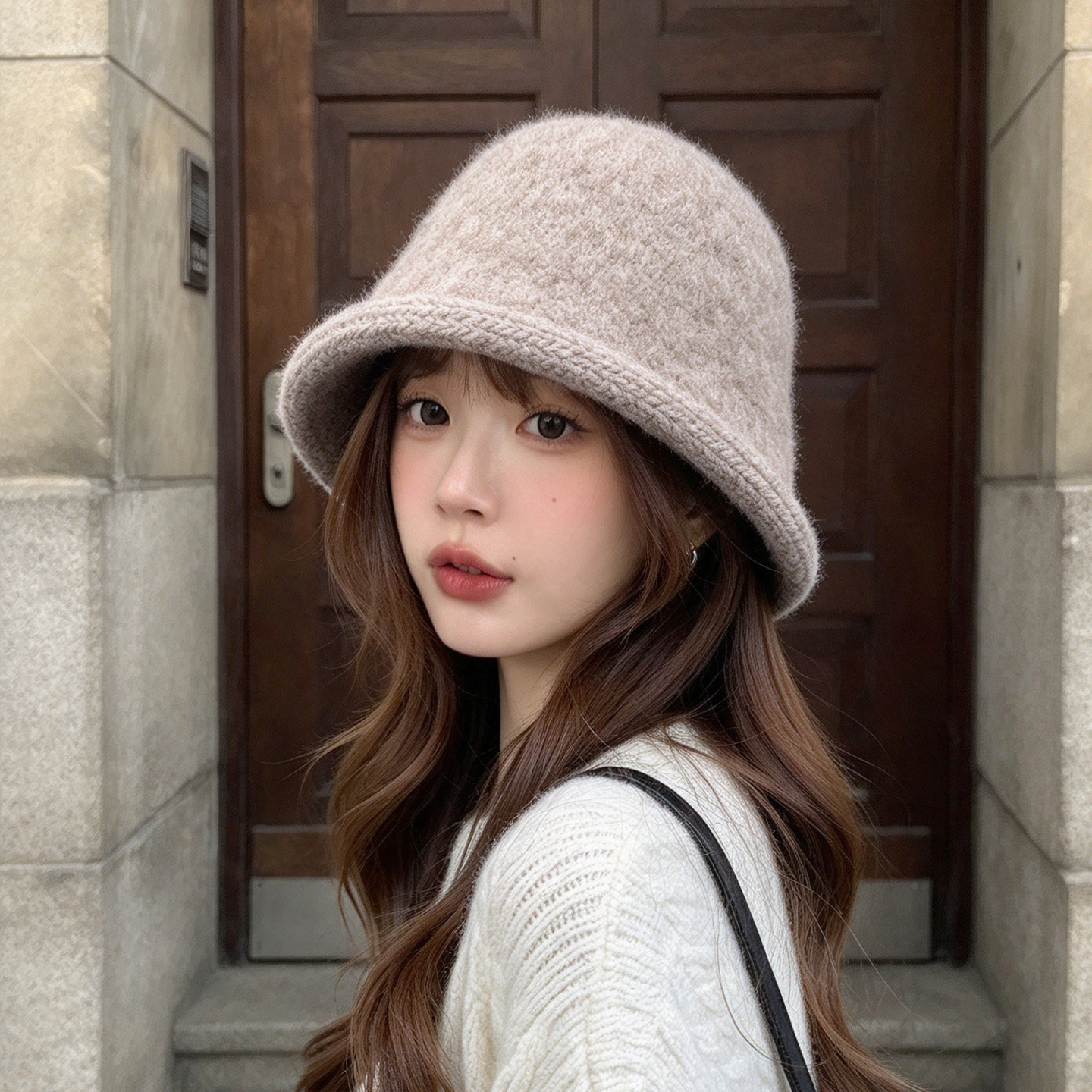 韩代秋冬羊毛针织渔夫帽女显脸小