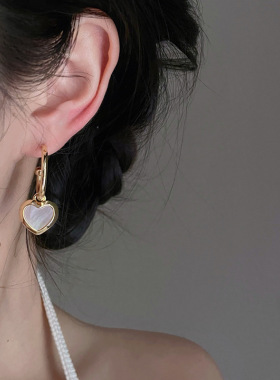 法式轻奢贝壳爱心耳环女2021年新款潮耳钉简约设计感耳扣小众耳饰
