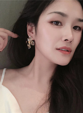 高级感金属冷淡风花朵撞色耳环潮2022年新款小众气质花瓣耳钉耳饰