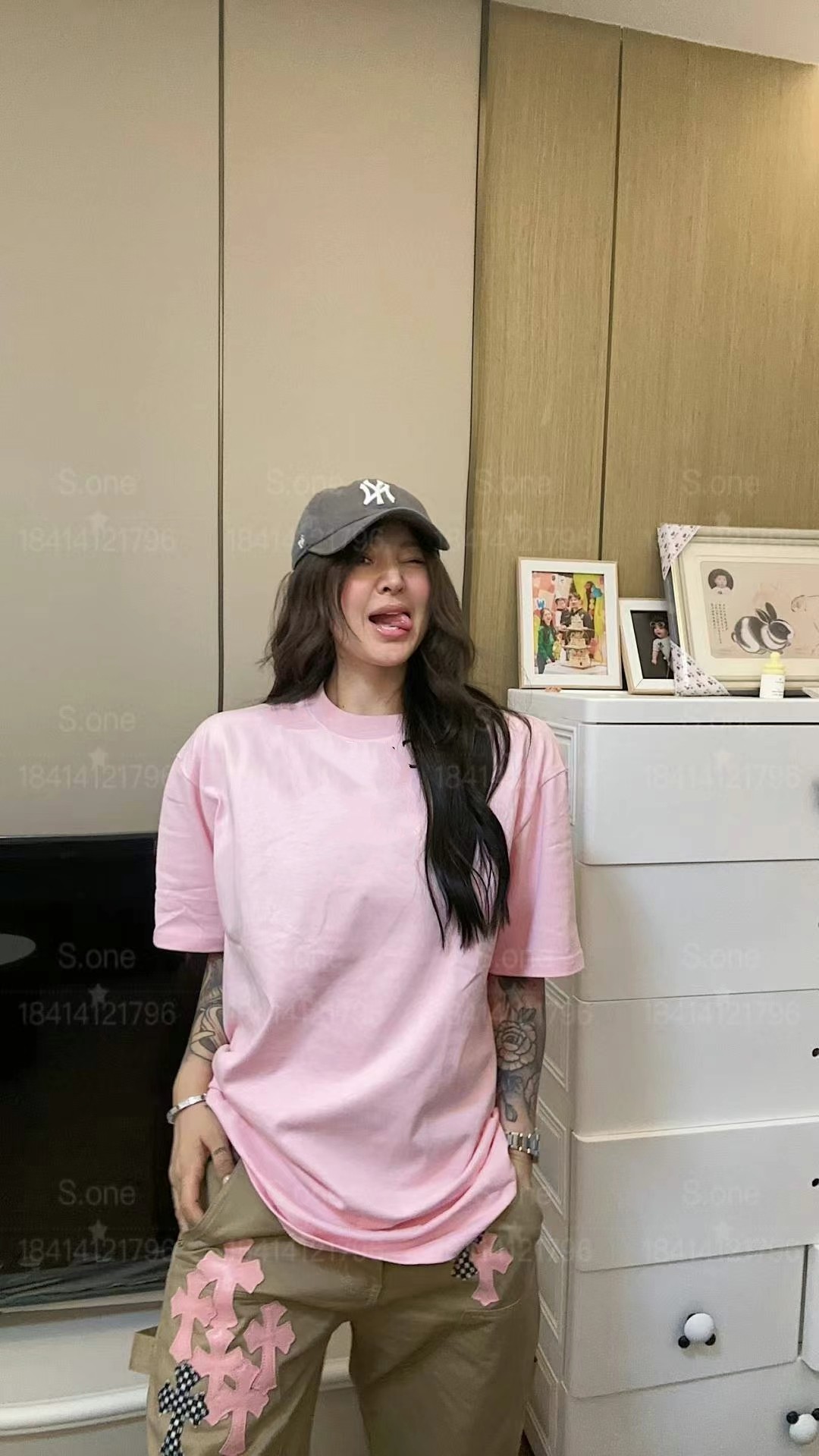 港风复古粉色短袖t恤女简约纯色百搭体恤宽松百搭圆领小落肩上衣