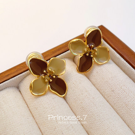 美拉德奶茶咖复古珐琅花朵耳夹女无耳洞棕色系通勤日常高级感耳饰