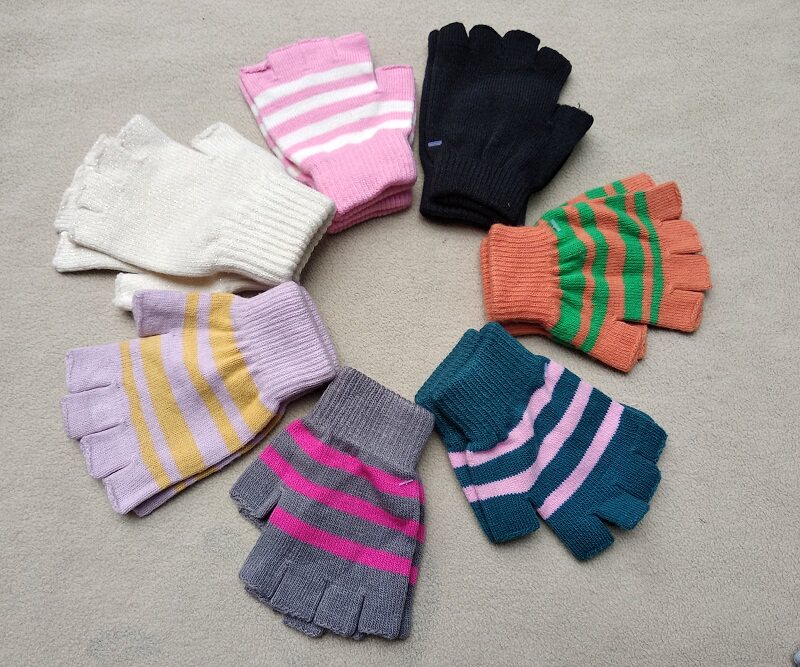 特价毛线针织手套秋冬保暖男女学生写字露指弹性条纹半指手套情侣