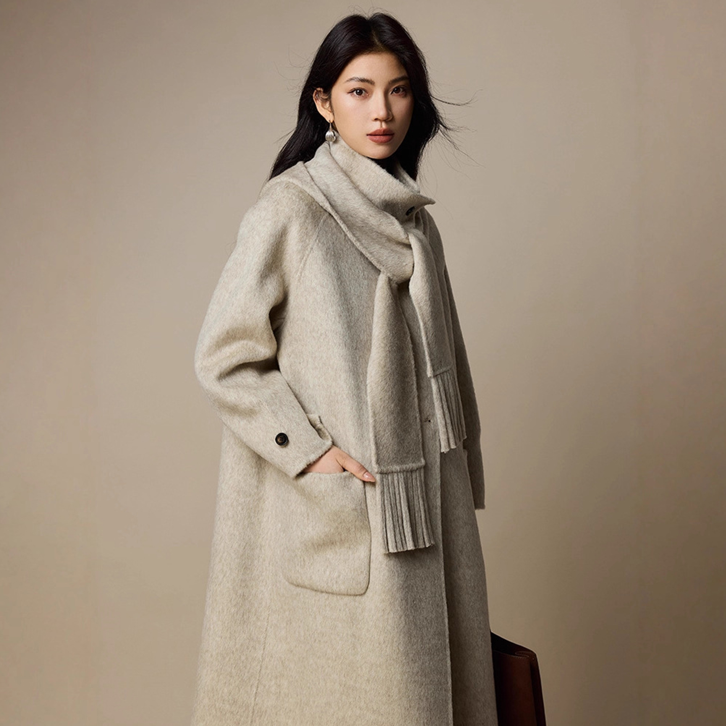 轻奢双面羊绒羊毛大衣女2025新款连帽围巾长款呢子秋冬款毛呢外套