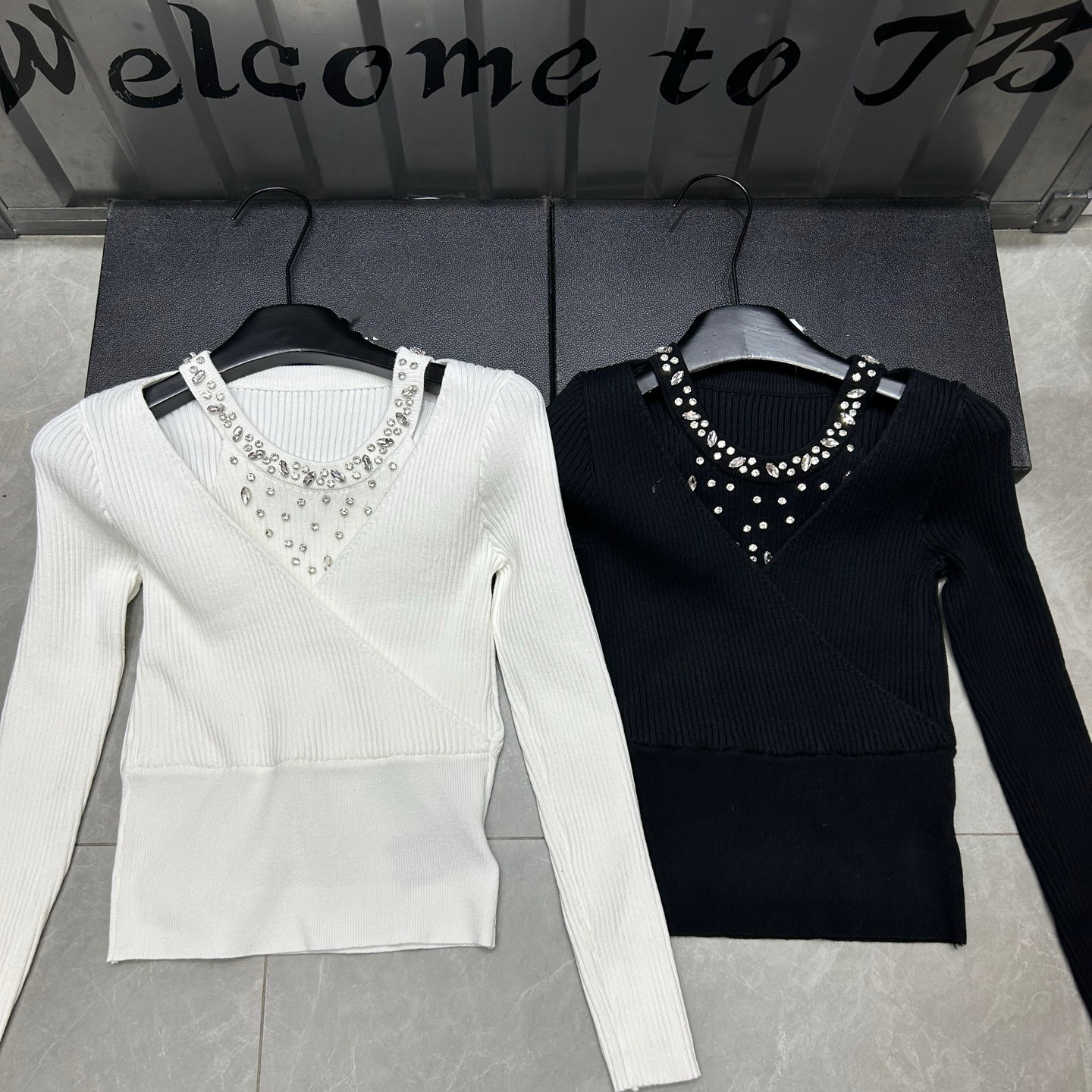 钉珠针织衫修身显瘦长袖打底上衣