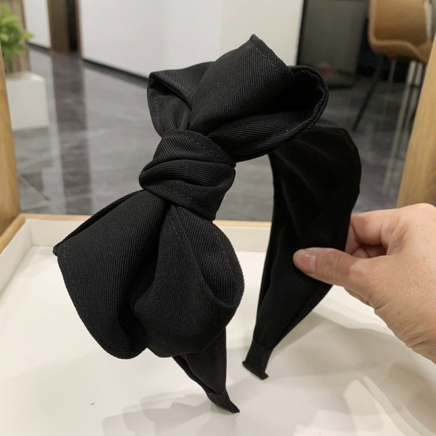 纯色蝴蝶结宽边简约布艺