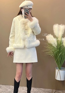 特价高级感轻奢袖口下摆真毛毛呢子短外套气质白色女装冬季羽绒服