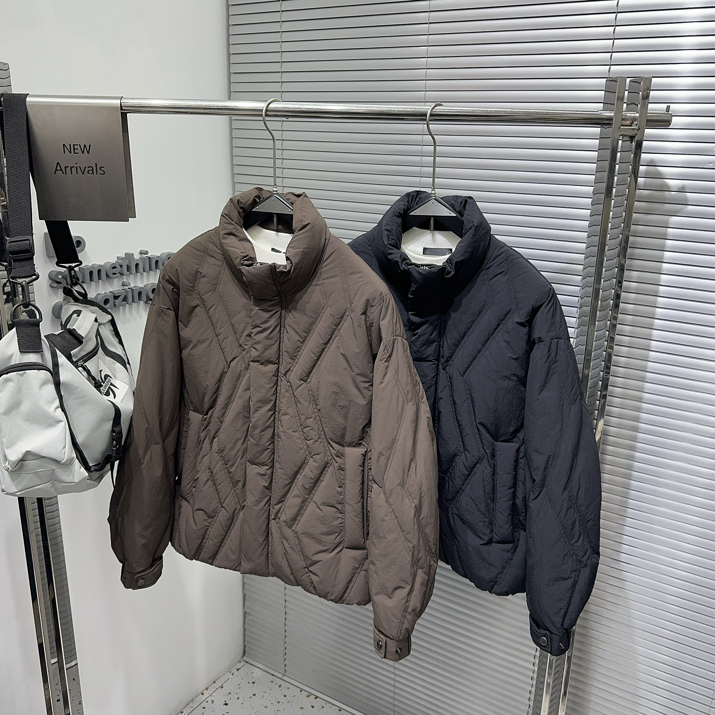 M3高级感设计简约立领羽绒服男新款冬季百搭短款外套男士保暖上衣