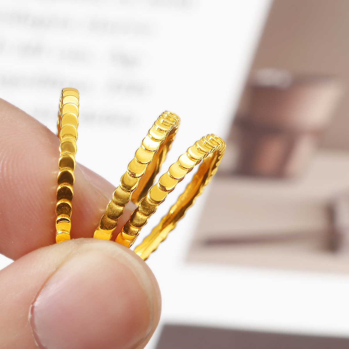 古法传承鱼鳞小圆片细款钛钢镀金戒指几何精致素圈时尚个性指环女