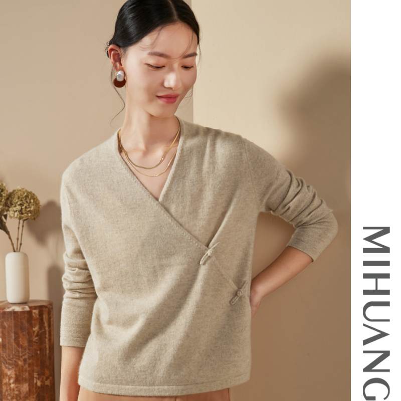 长袖羊绒衫米皇纽扣V领2022新品