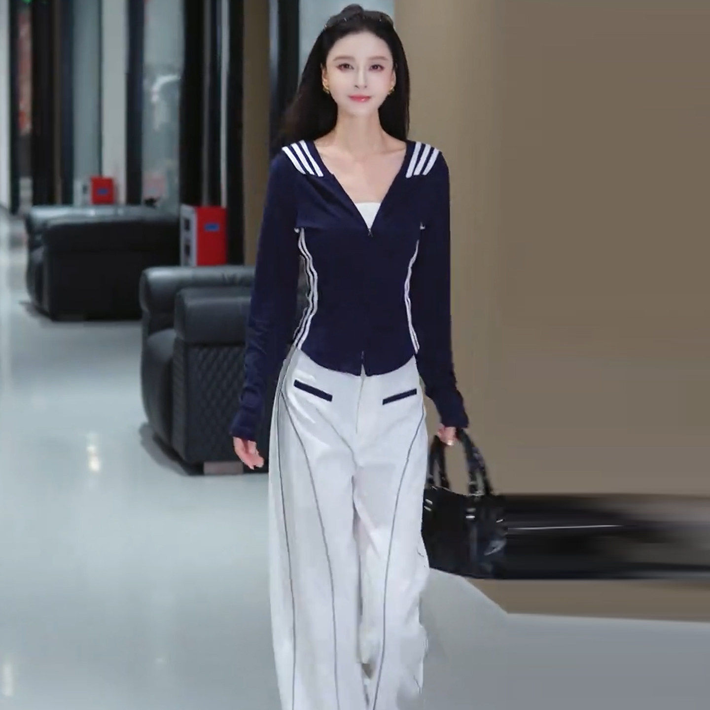 休闲运动套装女秋季新款显瘦气质减龄条纹上衣阔腿裤两件套潮