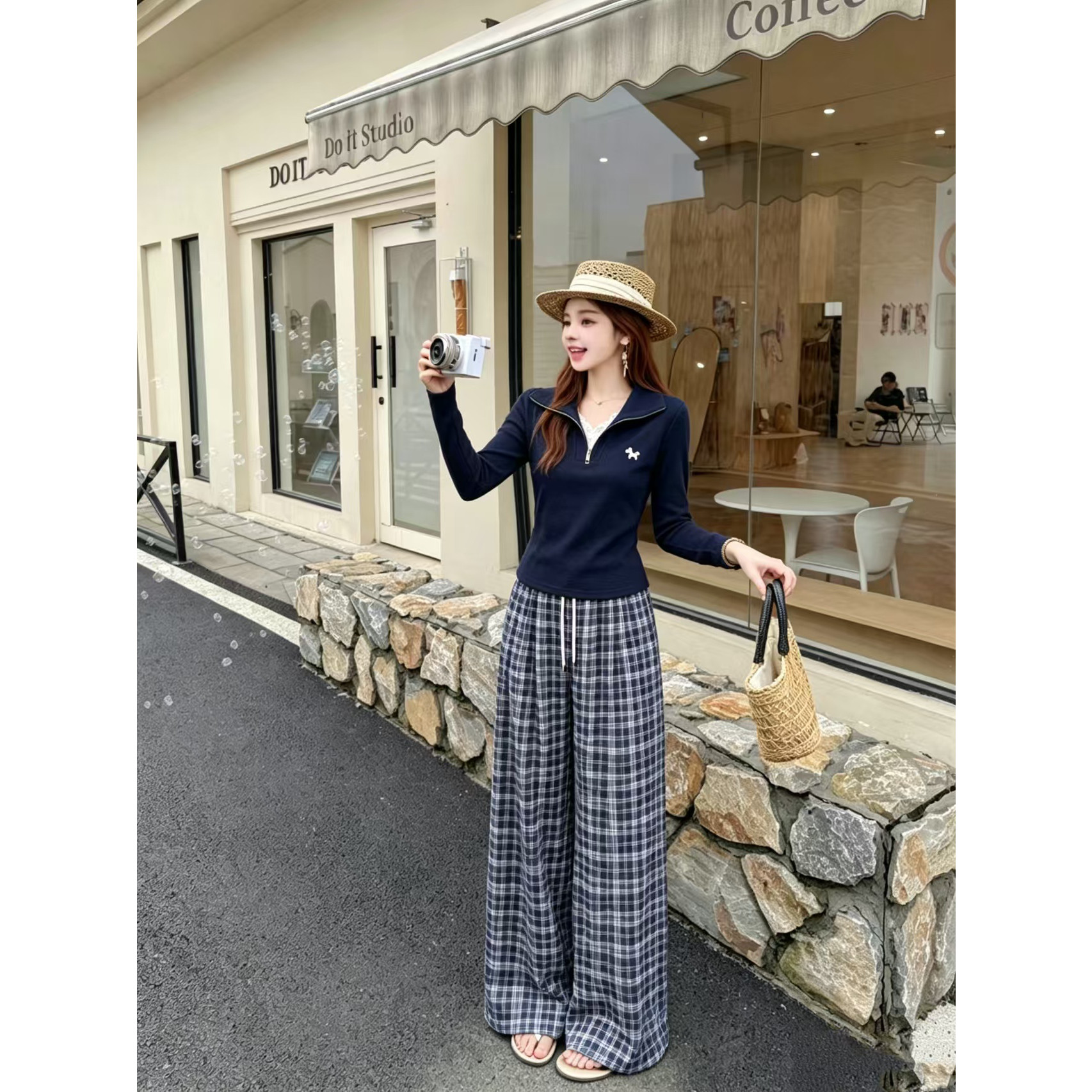 松弛感穿搭套装女早秋翻立领半拉链长袖卫衣格子阔腿裤两件套
