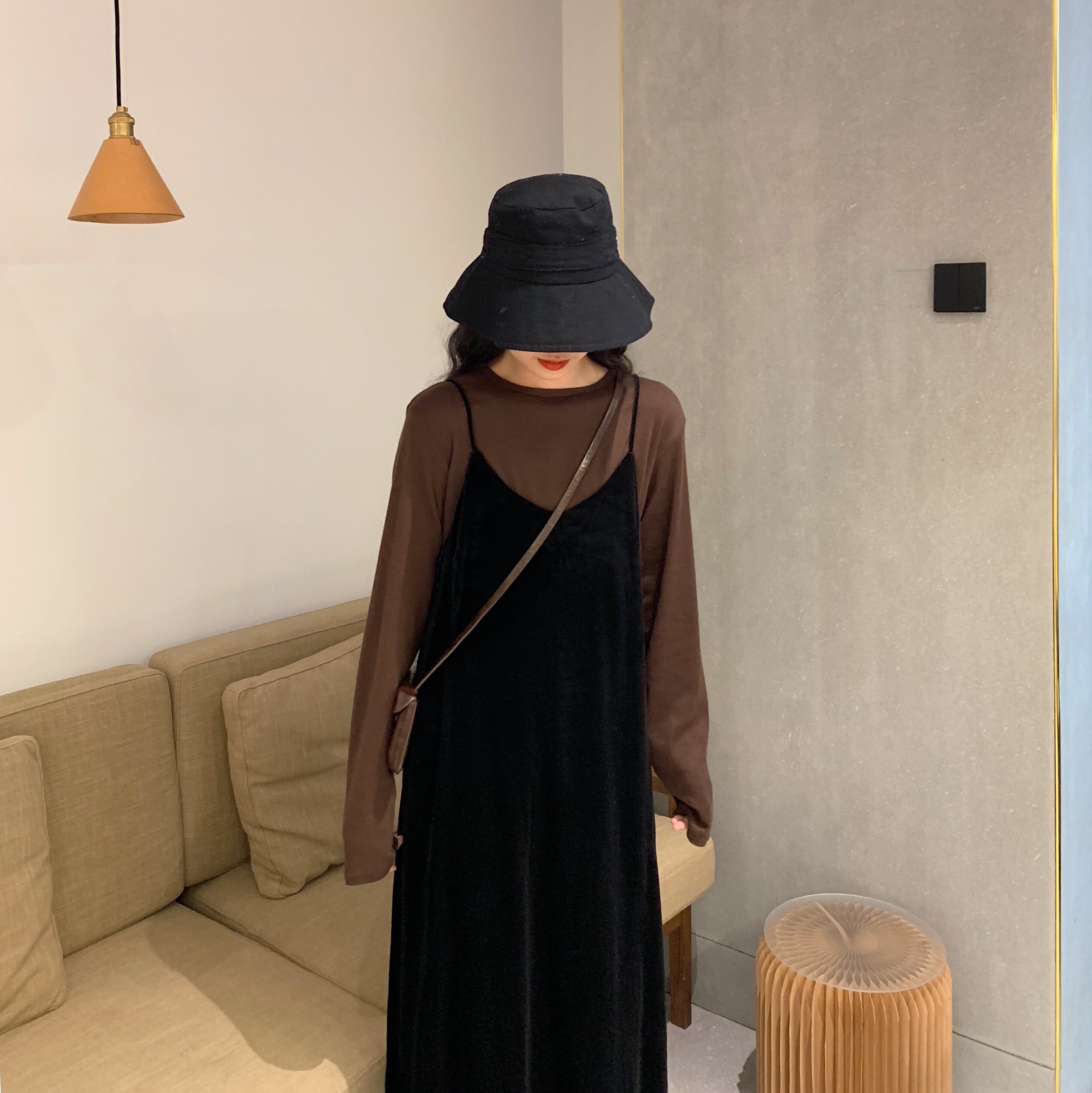 Real price real shot winter Korean version versatile solid color with undercoat + velvet suspender skirt suit