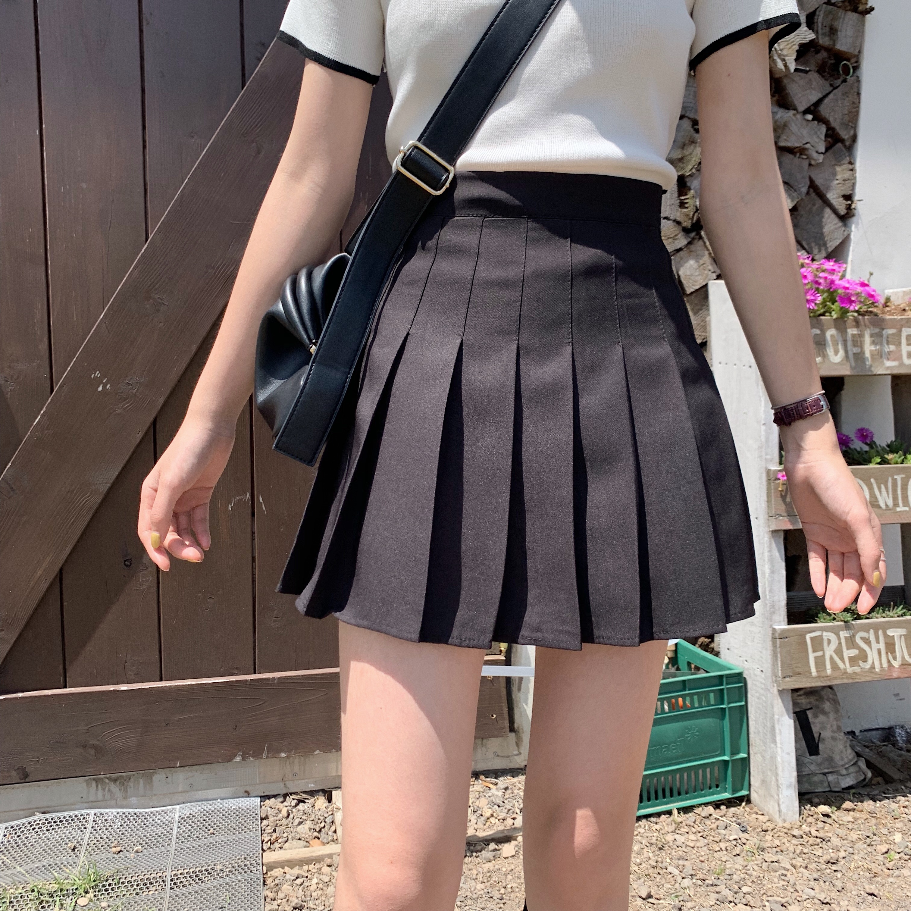 Real price real shot slim skirt Student Korean black pleated skirt high waist A-line skirt