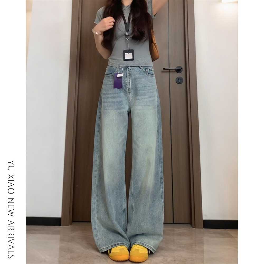 浅色阔腿牛仔裤女秋冬潮流新款