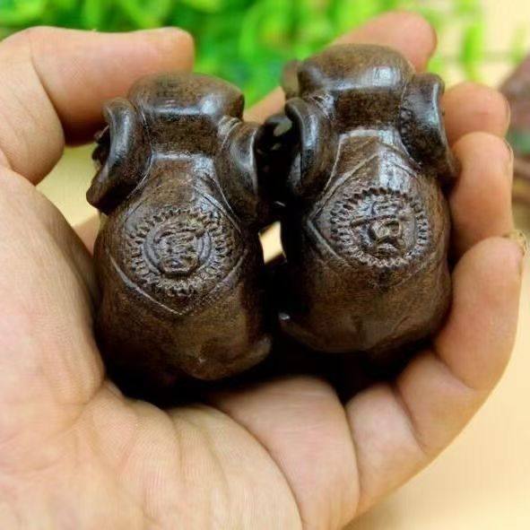 沉香木雕刻文玩手把件大象把玩件新中式家居实木收藏装饰摆件