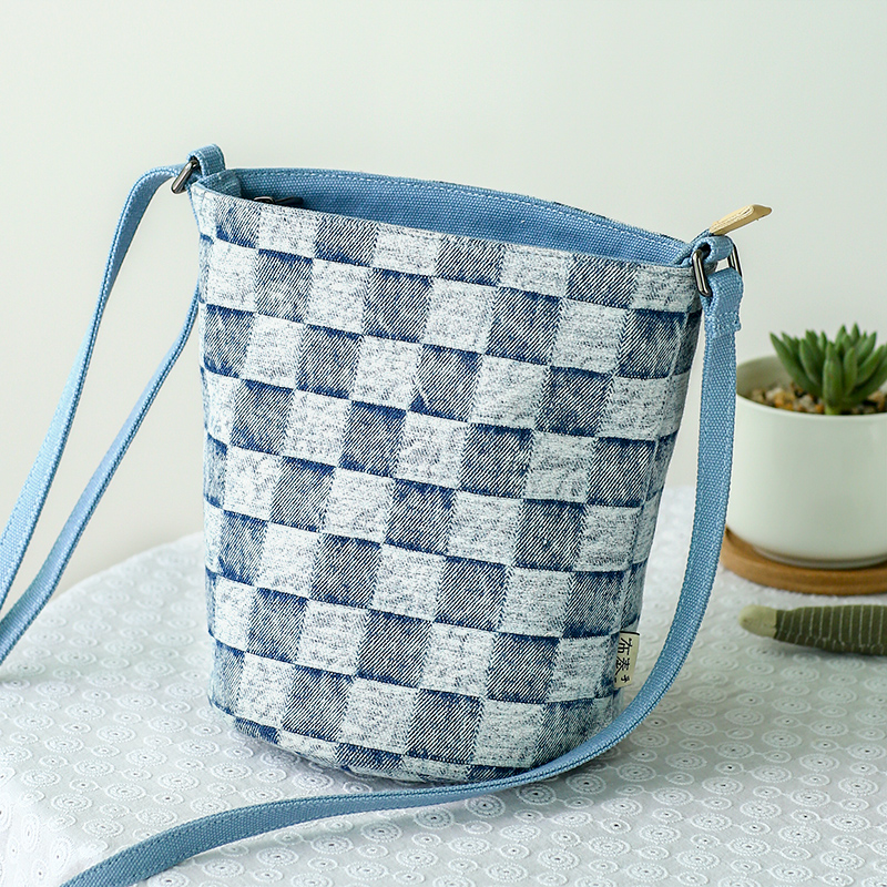 布奏高档牛仔布包散步手机包女