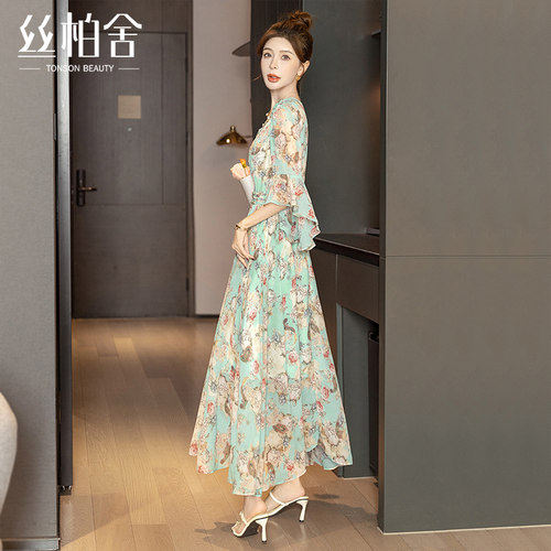 丝柏舍V领连衣裙2026夏装新款女装时尚印花显瘦收腰设计长款A字裙
