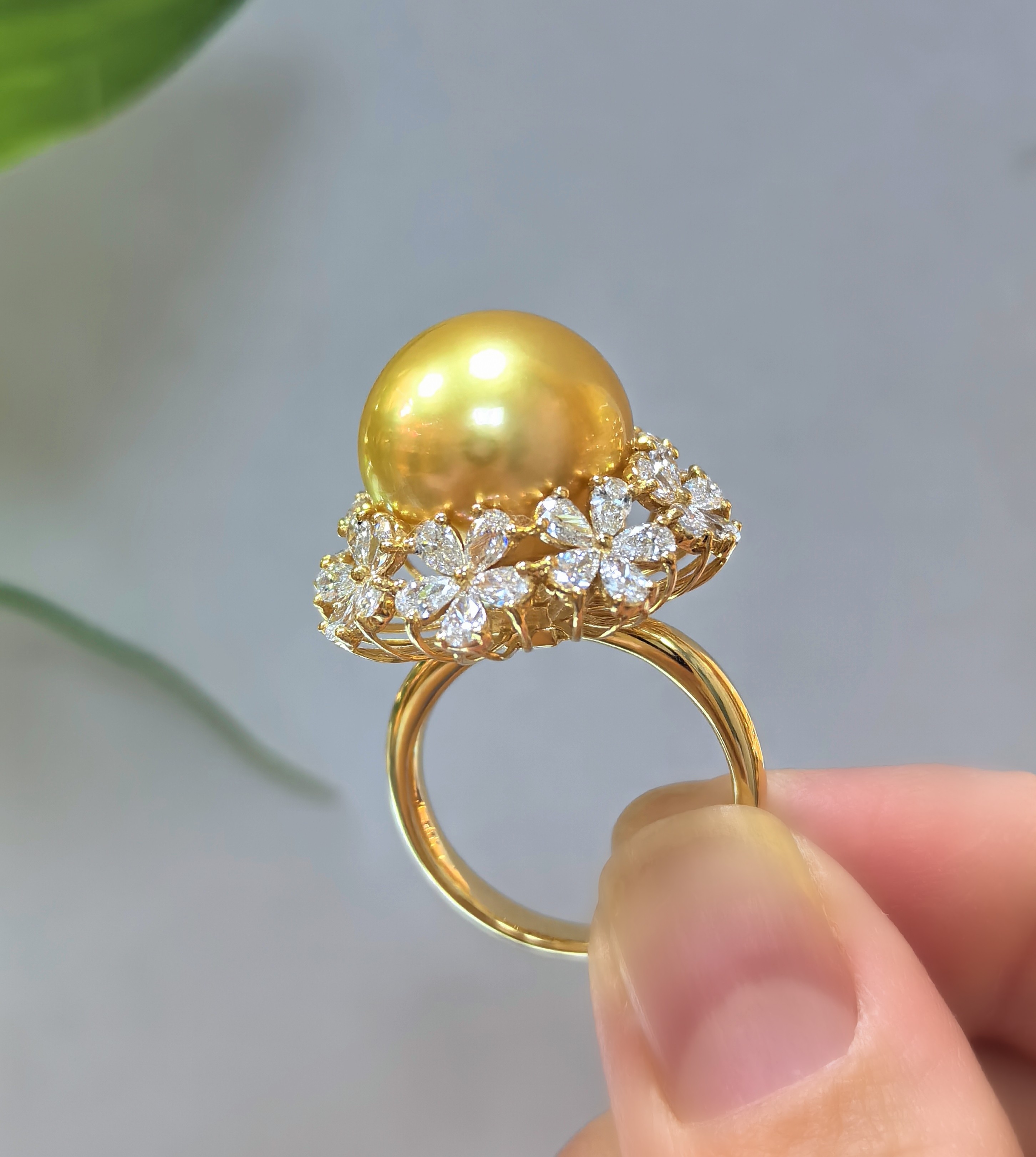 天然18k金海水珍珠南洋金珠戒指吊坠两用款奢华高级浓金手捧花