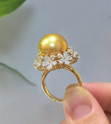 天然18k金海水珍珠南洋金珠戒指吊坠两用款奢华高级浓金手捧花