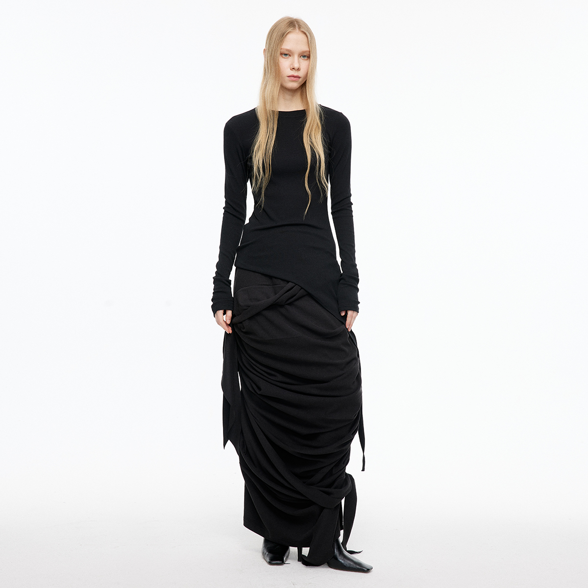 MovingMovingMoving 茧型堆缀感针织不规则半裙