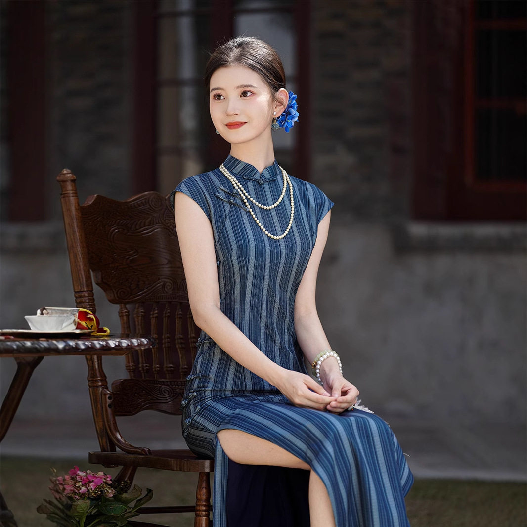 今典新中式条纹旗袍藏青色新中式优雅年轻款2026夏季女高级感修身