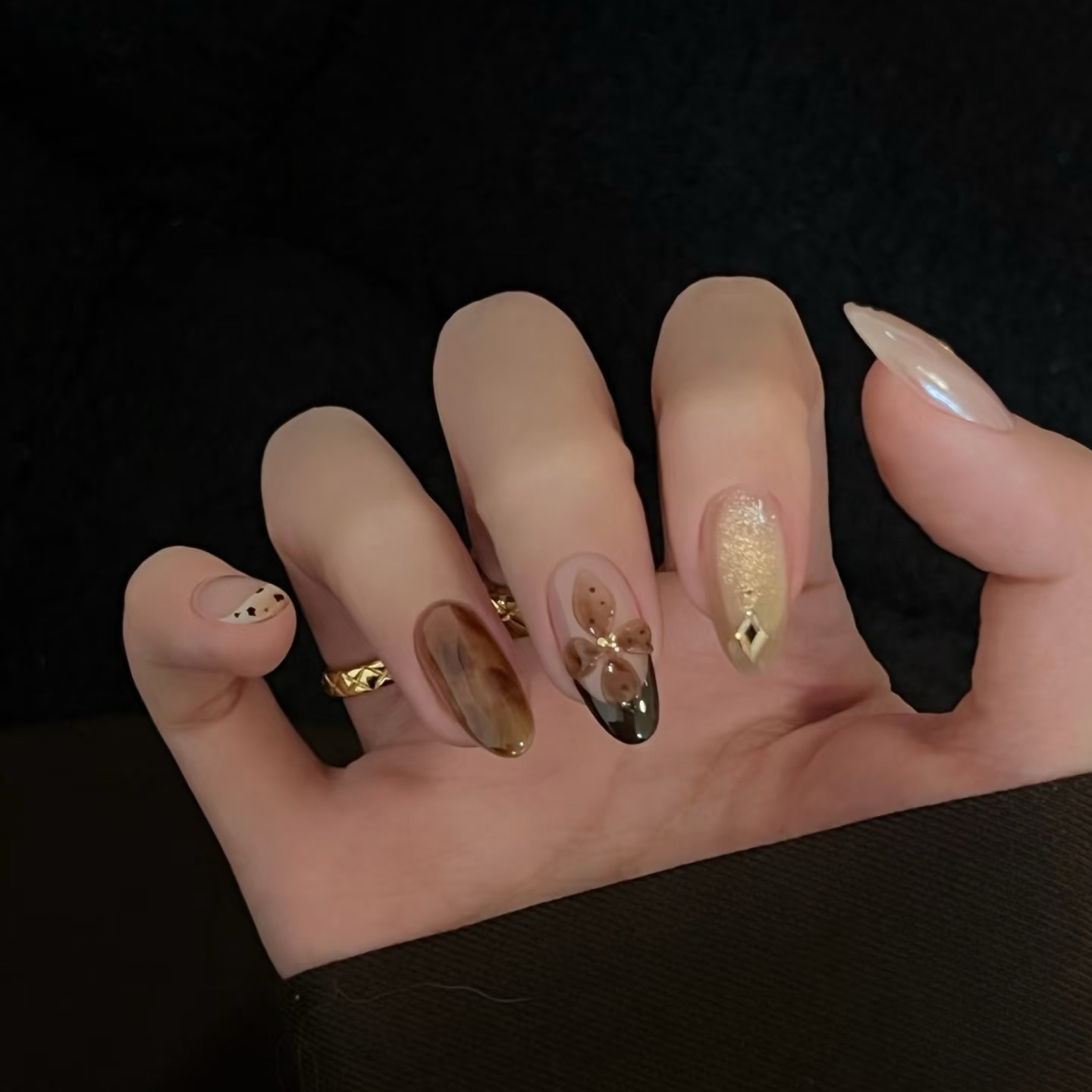 琥珀晕染雕花法式成品美甲