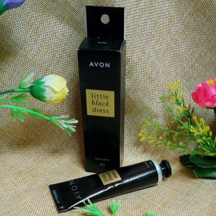 avon 淡香 冬小黑裙花漾滋润防干裂保湿 雅芳手霜裙系列香氛四季